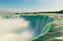 Discover the beauty of the Horseshoe Falls on a Niagara Falls tour with Magnificent Tours.