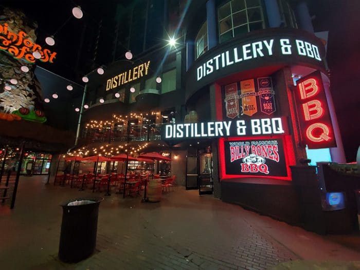 Niagara Falls Most Popular Patios Are At Falls Avenue Resort