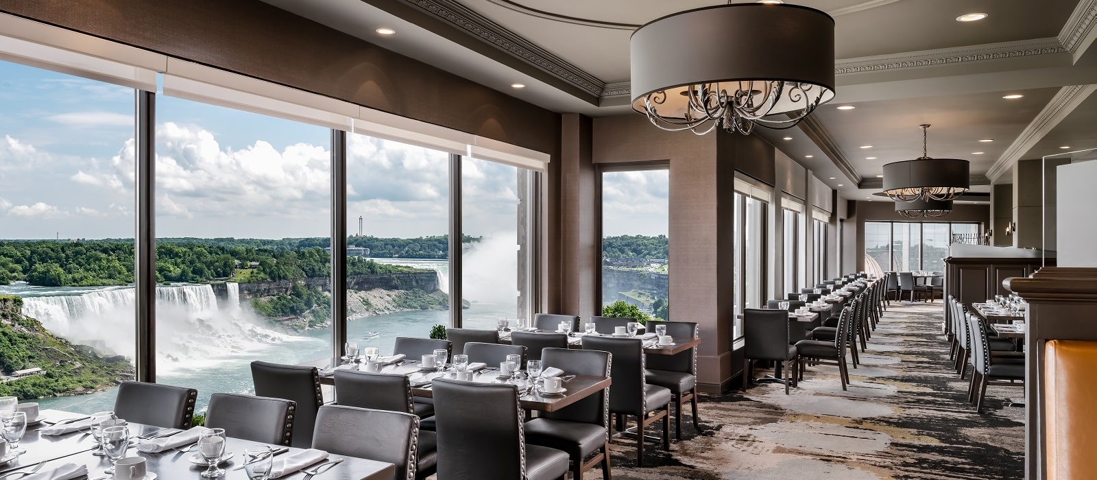 The Rainbow Room at The Brock Niagara Falls-Fallsview, Tapestry Collection by Hilton